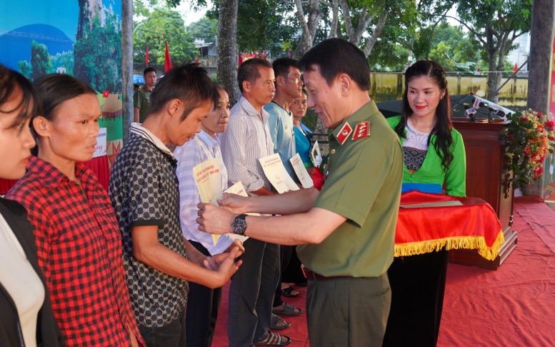 Toàn dân bảo vệ an ninh Tổ quốc: Lấy hạnh phúc, ấm no của nhân dân làm mục tiêu