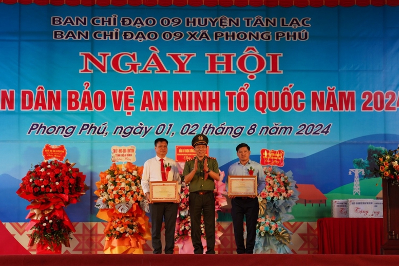 Toàn dân bảo vệ an ninh Tổ quốc: Lấy hạnh phúc, ấm no của nhân dân làm mục tiêu- Ảnh 1.