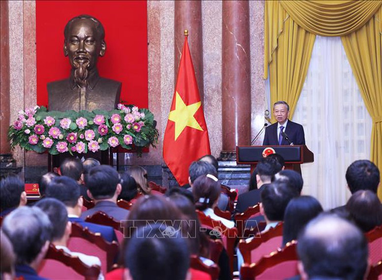 Tổng Bí thư, Chủ tịch nước Tô Lâm gặp mặt Hiệp hội Doanh nghiệp nhỏ và vừa Việt Nam- Ảnh 1.