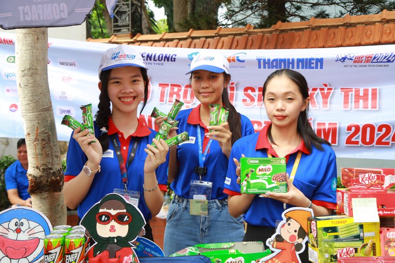 Nestlé Việt Nam trao tặng gần 200.000 phần quà hỗ trợ học sinh, sinh viên trên cả nước- Ảnh 1.