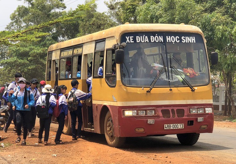 Đề xuất ô tô chở trẻ em mầm non, học sinh sơn màu vàng đậm- Ảnh 1.