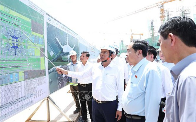 Chủ tịch Quốc hội kiểm tra tiến độ thi công sân bay quốc tế Long Thành