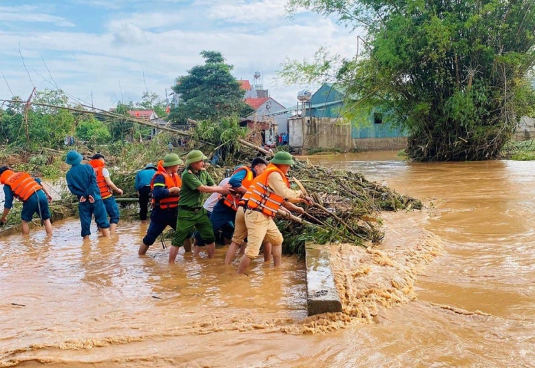 Lực lượng Công an chủ động ứng phó, khắc phục hậu quả thiên tai- Ảnh 1.