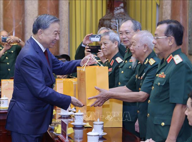 Tổng Bí thư, Chủ tịch nước Tô Lâm gặp mặt đoàn cựu chiến binh Sư đoàn 308- Ảnh 3.
