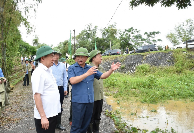 Phó Thủ tướng Hồ Đức Phớc thị sát, chỉ đạo công tác phòng chống bão lụt tại Thái Nguyên- Ảnh 4.