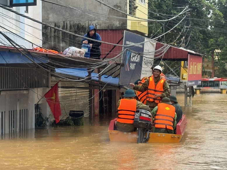 Thái Nguyên: Nỗ lực hỗ trợ người dân vùng ngập lũ- Ảnh 4.