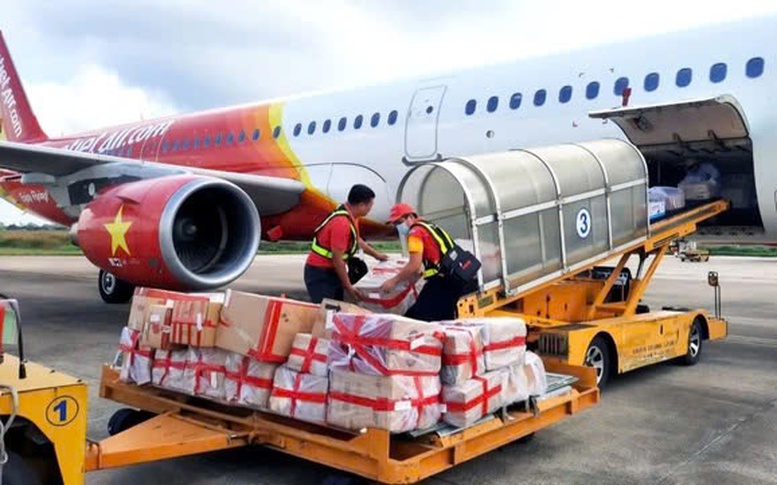 Vietjet chung tay ủng hộ đồng bào vùng bão lũ