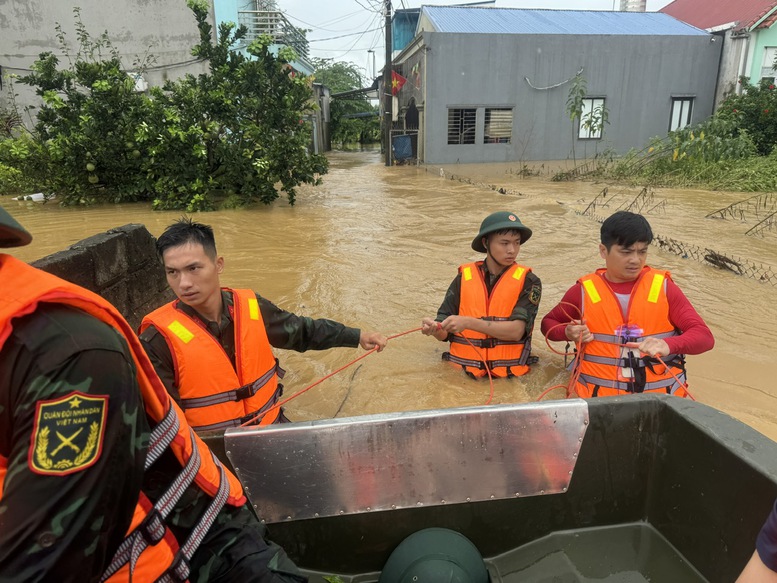 Thái Nguyên: Nỗ lực hỗ trợ người dân vùng ngập lũ- Ảnh 13.