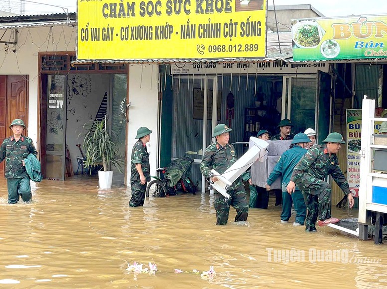 Tuyên Quang: Lũ sông Lô đạt 26,21m vượt mức báo động 3- Ảnh 2.