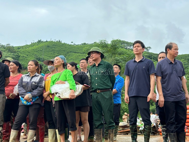 Lào Cai: Dốc sức tìm kiếm người gặp nạn trong vụ sạt lở tại Bảo Yên, Lào Cai- Ảnh 1.