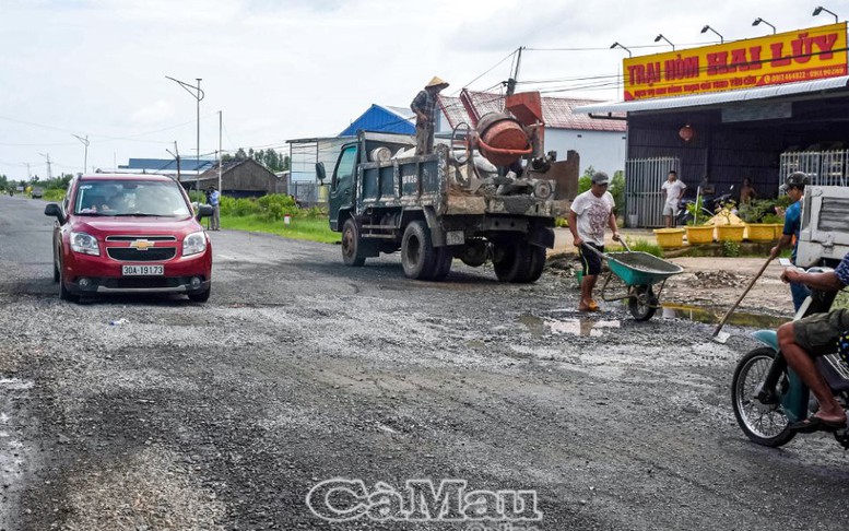 Khắc phục, sửa chữa Quốc lộ 1 và đường Hồ Chí Minh qua Cà Mau trong tháng 10