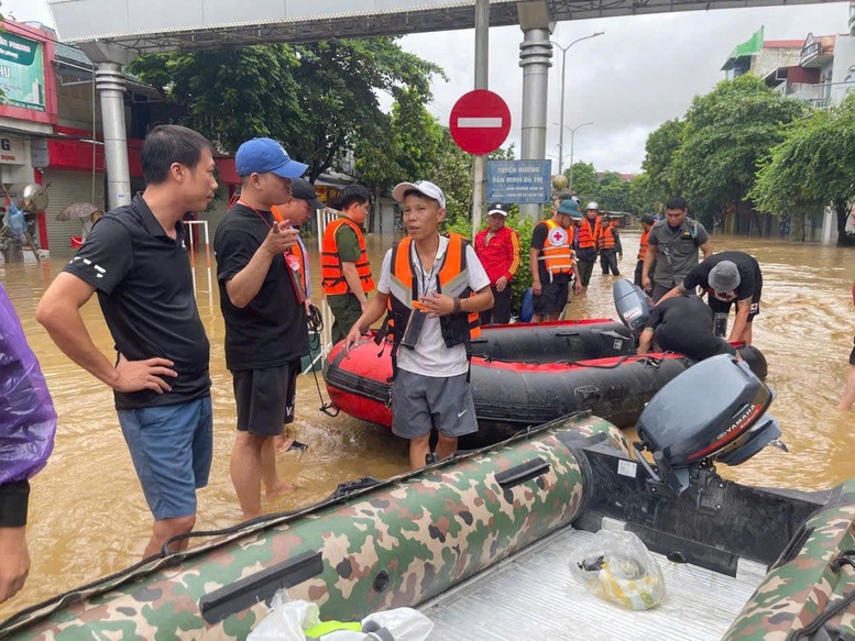 Người dân Đà Nẵng trao gửi yêu thương tới đồng bào vùng bão lũ- Ảnh 7.