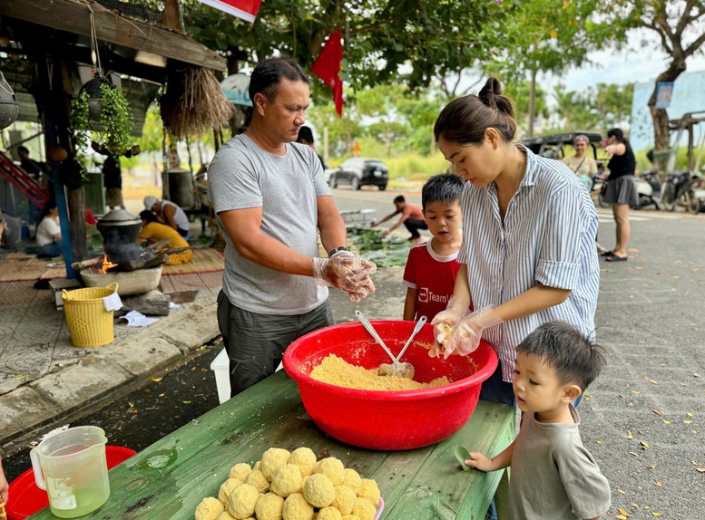 Người dân Đà Nẵng trao gửi yêu thương tới đồng bào vùng bão lũ- Ảnh 4.