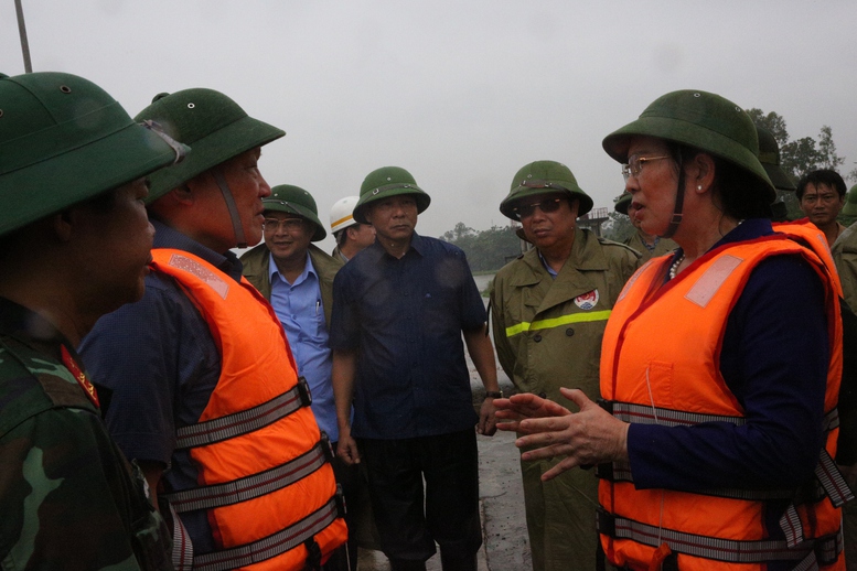 Phó Thủ tướng Thường trực Nguyễn Hòa Bình: Hà Nam cần tiếp tục gia cố các điểm đê xung yếu- Ảnh 2.