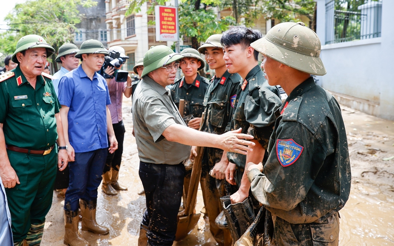 Chùm ảnh: Thủ tướng Phạm Minh Chính chỉ đạo ứng phó, khắc phục hậu quả mưa lũ, thiên tai tại Yên Bái