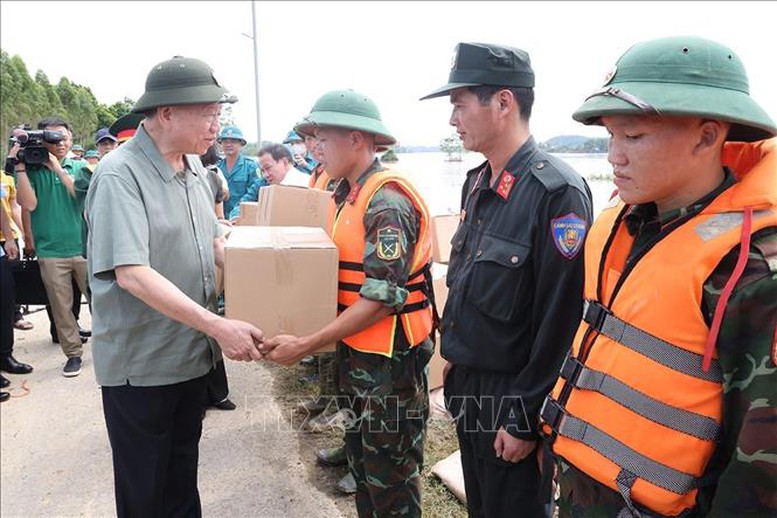 Tổng Bí thư, Chủ tịch nước Tô Lâm kiểm tra công tác phòng, chống lụt bão tại Tuyên Quang- Ảnh 4.