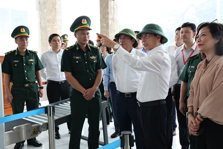 Phó Thủ tướng Bùi Thanh Sơn nhấn mạnh 4 nhiệm vụ đối với Bộ đội Biên phòng tỉnh Cao Bằng- Ảnh 6.