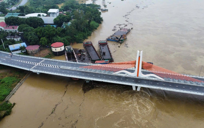 Nước lũ lên cao, đóng luồng cấm tàu thuyền qua 7 cầu tại Hải Dương, Hải Phòng và Quảng Ninh