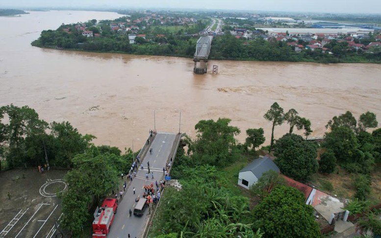 Thủ tướng Chính phủ yêu cầu khẩn trương nghiên cứu đầu tư xây dựng cầu Phong Châu mới