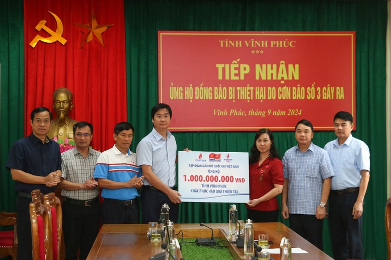 Petrovietnam hỗ trợ tỉnh Vĩnh Phúc và Phú Thọ khắc phục hậu quả của bão số 3- Ảnh 1.