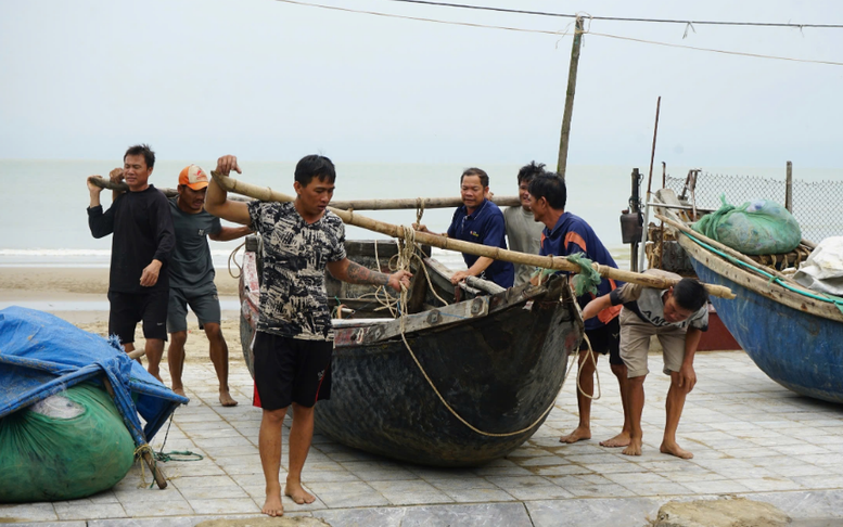 Sẵn sàng lực lượng, chủ động ứng phó với áp thấp nhiệt đới