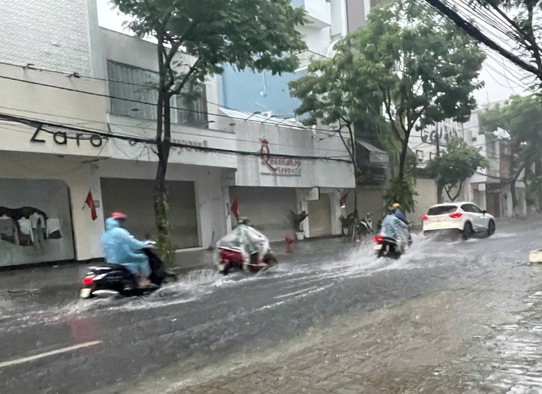 Mưa lớn trên diện rộng, Đà Nẵng cho học sinh nghỉ học- Ảnh 2.