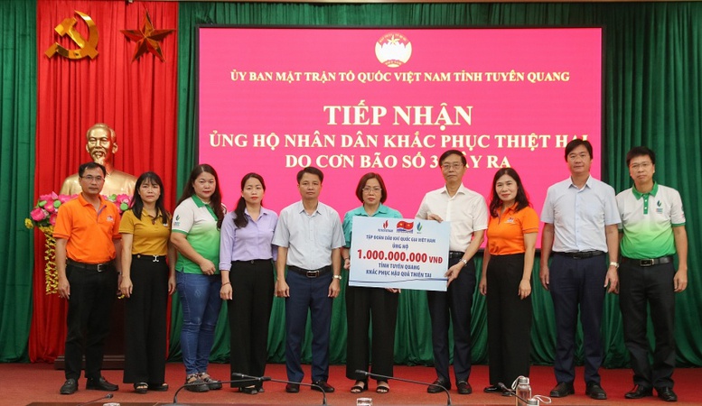 Petrovietnam thăm hỏi, trao hỗ trợ cho đồng bào tỉnh Tuyên Quang và Hà Giang bị thiệt hại do bão số 3- Ảnh 1.