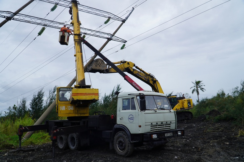 Quảng Ninh: Phấn đấu khôi phục và cấp điện trở lại cho toàn bộ khách hàng trong ngày 20/9- Ảnh 1.