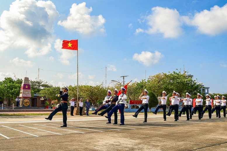 Chùm ảnh: Rực rỡ cờ hoa chào mừng Ngày Quốc khánh- Ảnh 15.