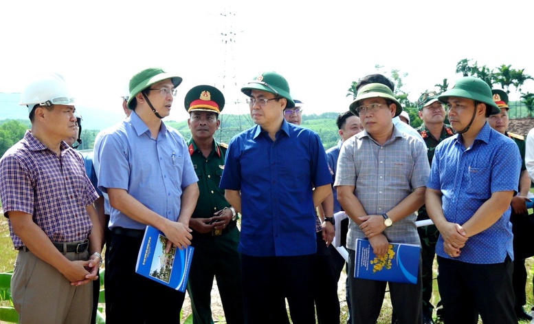 Quảng Ngãi chủ động ứng phó với điểm sạt lở, đảm bảo an toàn cho người dân- Ảnh 3.