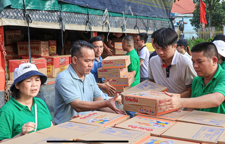 Kịp thời hỗ trợ 12 tấn gạo, quà và nhiều nhu yếu phẩm cho người dân vùng lũ Yên Bái- Ảnh 3.