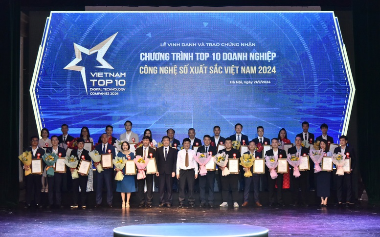 Vinh danh top 10 doanh nghiệp công nghệ số xuất sắc 2024