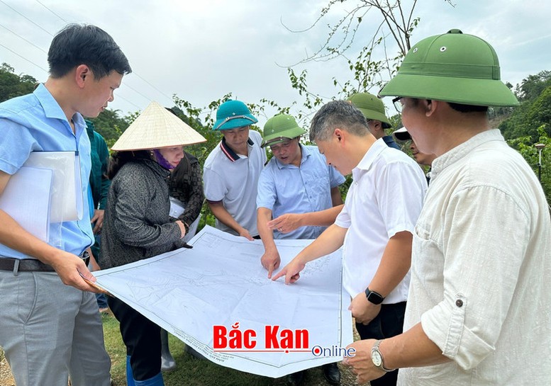 Bàn giao, tiếp nhận hệ thống cọc mốc GPMB đầu tiên cao tốc Chợ Mới-Bắc Kạn- Ảnh 1.