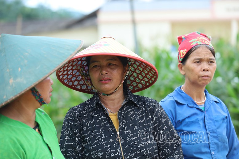 Xúc động ngày chia tay lực lượng quân đội cứu nạn ở Làng Nủ- Ảnh 5.