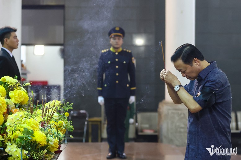 Lãnh đạo Đảng, Nhà nước viếng Phu nhân Đại tướng Võ Nguyên Giáp- Ảnh 4.