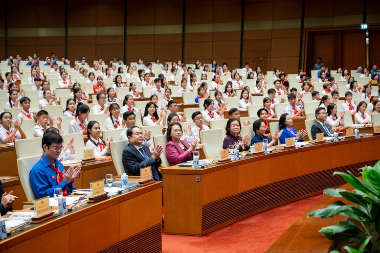 Chủ tịch Quốc hội Trần Thanh Mẫn phát biểu tại Phiên họp giả định 'Quốc hội trẻ em' lần thứ 2- Ảnh 2.