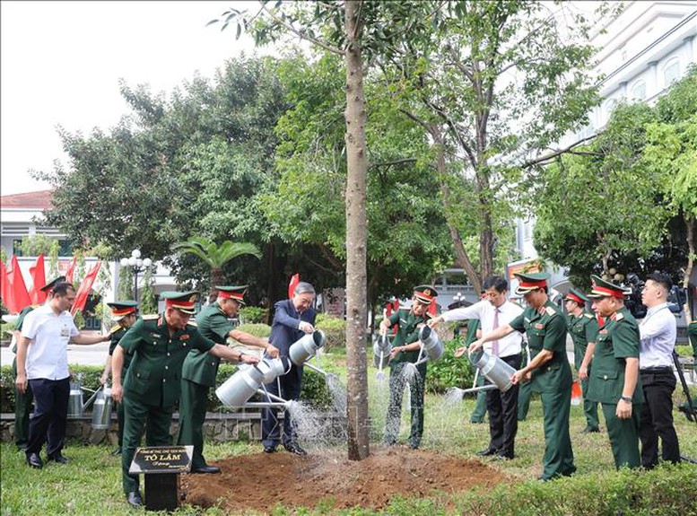 Tổng Bí thư, Chủ tịch nước Tô Lâm thăm và làm việc với Tổng cục II, Bộ Quốc phòng- Ảnh 3.