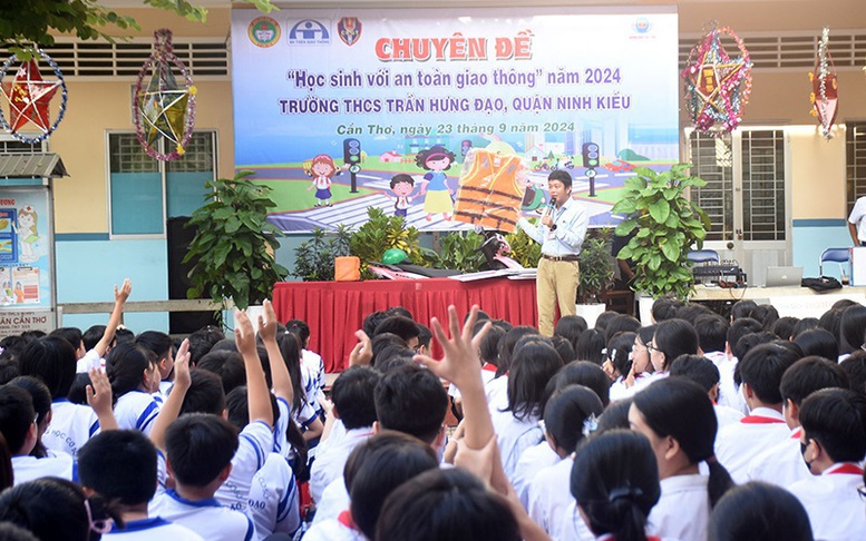 Cần Thơ tiếp tục tăng cường tuyên truyền về bảo đảm trật tự an toàn giao thông