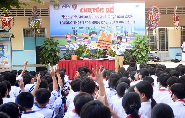 Cần Thơ tiếp tục tăng cường tuyên truyền về bảo đảm trật tự an toàn giao thông- Ảnh 1.