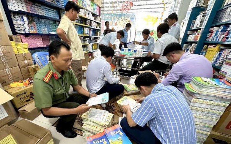 Phát hiện hơn 2.600 quyển sách giáo khoa có dấu hiệu làm giả