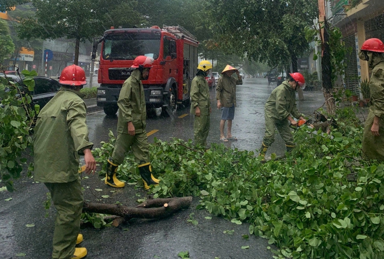 Bão số 3 suy yếu thành áp thấp nhiệt đới, đề phòng mưa lớn, lũ quét, sạt lở- Ảnh 13.