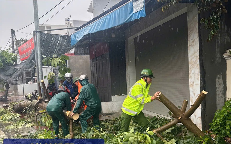 Lực lượng công an cả nước giúp dân ứng phó với bão Yagi