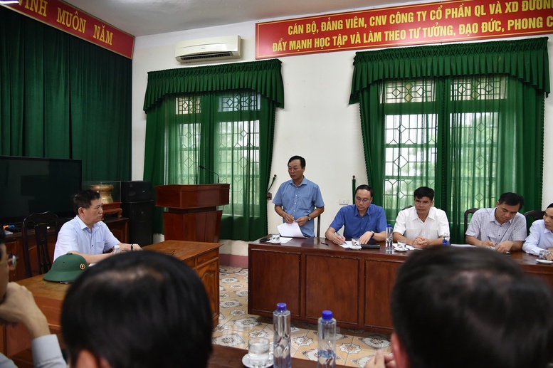 Chùm ảnh: Phó Thủ tướng Hồ Đức Phớc chỉ đạo cứu nạn cứu hộ vụ sập cầu Phong Châu, Phú Thọ- Ảnh 4.