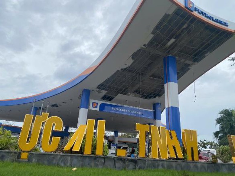 Petrolimex khẩn trương khắc phục thiệt hại, bảo đảm phục vụ người dân sau bão Yagi- Ảnh 4.