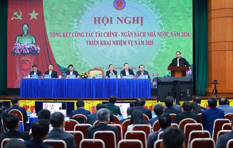 Thủ tướng dự hội nghị tổng kết công tác tài chính-ngân sách năm 2024 và triển khai nhiệm vụ năm 2025- Ảnh 2.