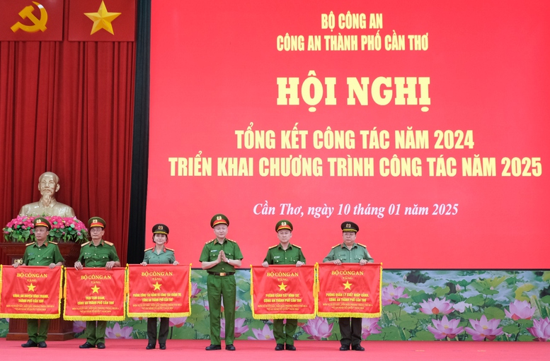 Công an TP. Cần Thơ: Nhiều kết quả quan trọng trong bảo đảm an ninh, trật tự an toàn xã hội- Ảnh 2.