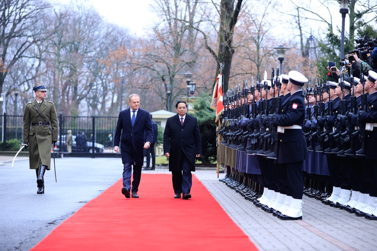 Thủ tướng Donald Tusk chủ trì lễ đón Thủ tướng Phạm Minh Chính thăm chính thức Ba Lan- Ảnh 5.