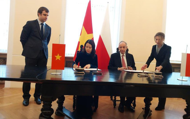 Việt Nam, Ba Lan ký kết Biên bản ghi nhớ hợp tác trong lĩnh vực ngoại giao