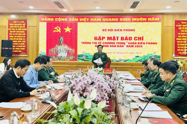 Xuân Biên phòng ấm lòng dân bản: Mang Tết trọn vẹn đến đồng bào vùng biên giới - Ảnh 1.