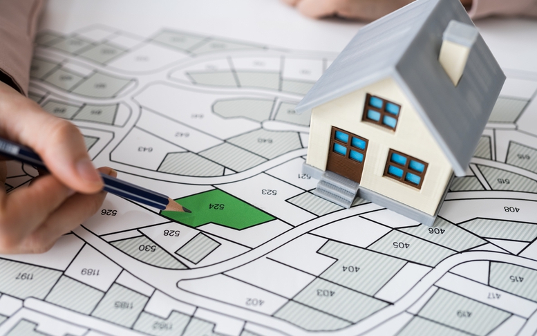 Người sử dụng đất có được tự lập bản vẽ tách, hợp thửa đất?